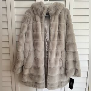 NWT - Jones NEW York - Stand-Collar Faux Fur Coat